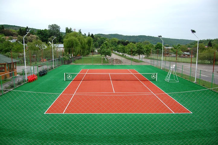 hydrogen log Giant Vezi terenurile de fotbal si tenis din Iasi care pot fi inchiriate [GALERIE  FOTO]